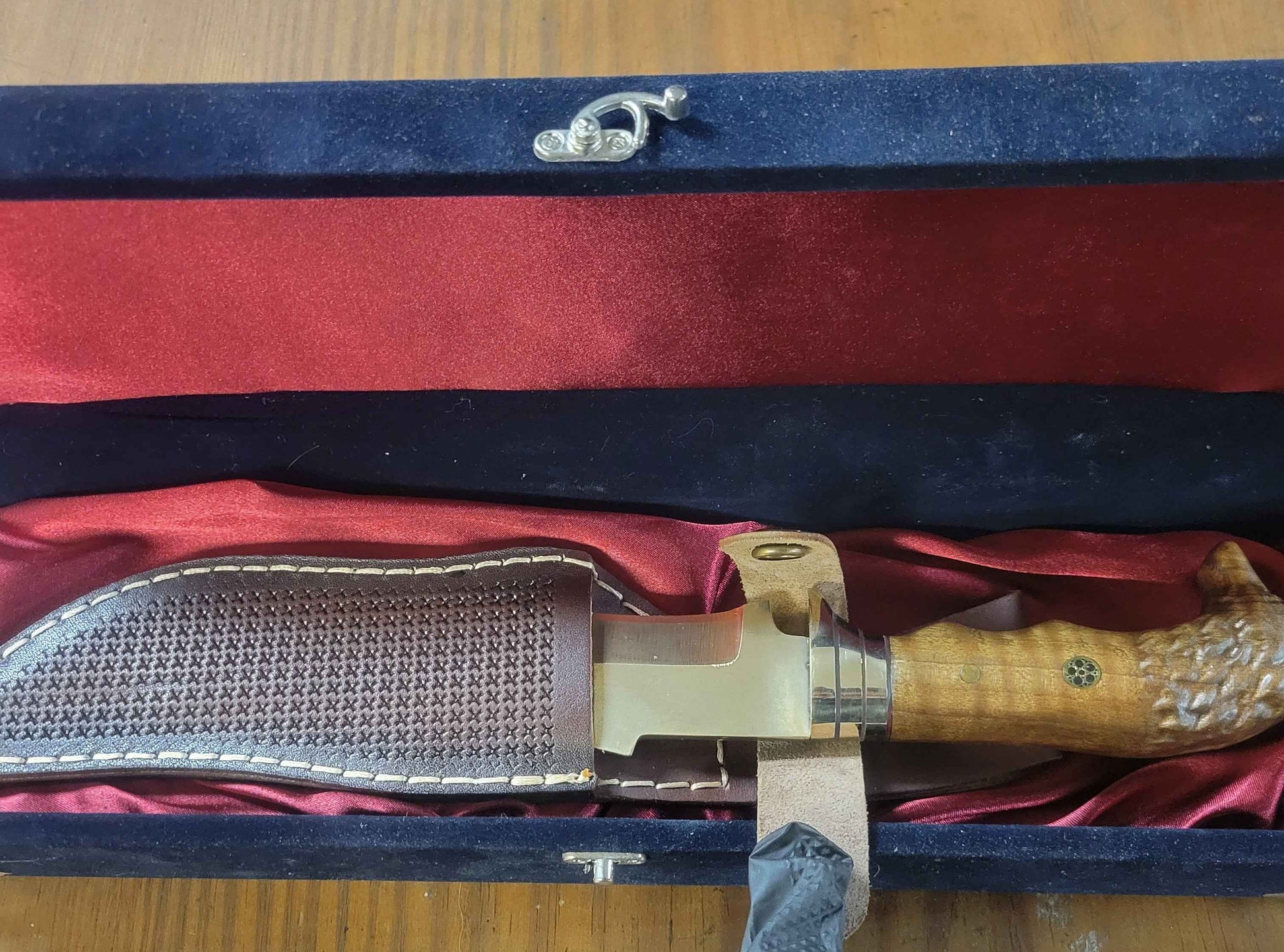 24K Gold Plated Hunting Knife W/ Leather Sheath & Velvet Display Case - Invictus Supply Co.