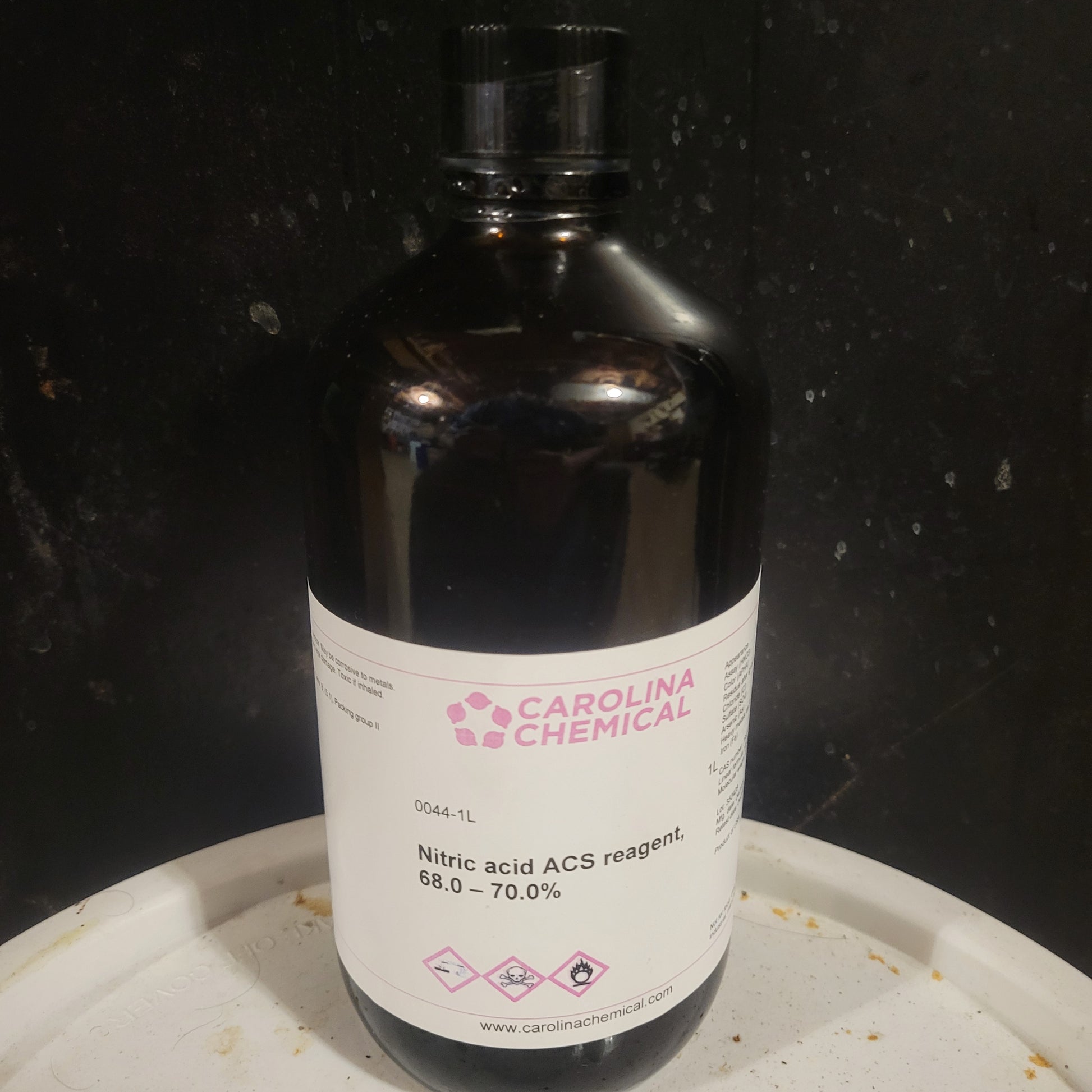 950ml Nitric Acid (68-70%) - Invictus Supply Co.