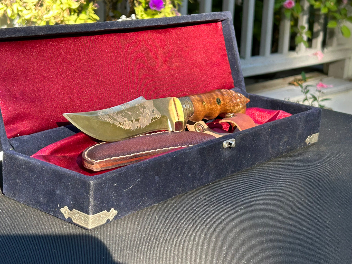 24K Gold Plated "The Alpha" Hunting Knife W/ Fine Leather Sheath & Velvet Display Case